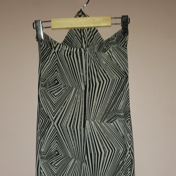 Studio F women's Size Medium Pants Jumper, Straps around the neck - Pre-Owned - Picture 4 of 5